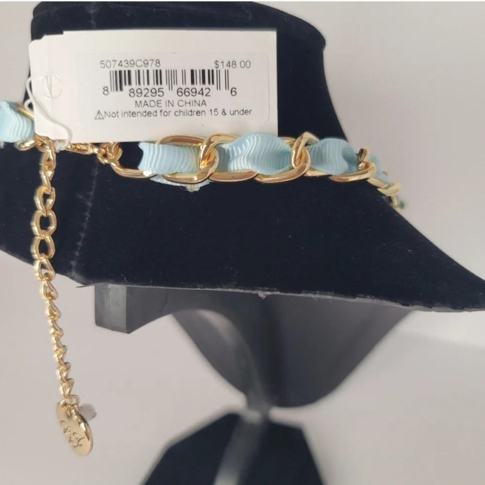 ❄️ Betsey Johnson Christmas necklace and matching earrings set ❄️